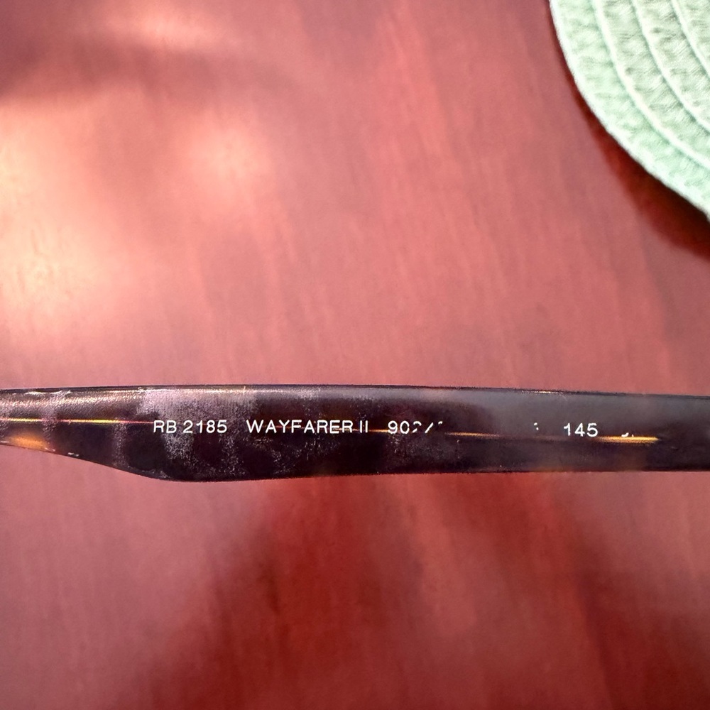 Ray-Ban Polarized Tortoise Some discoloration inside of the frame. No Scratches - Picture 12 of 12